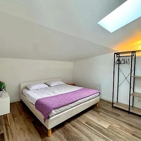 Holiday home Maison Loft Atypique - Jacuzzi Clim Et Jardin